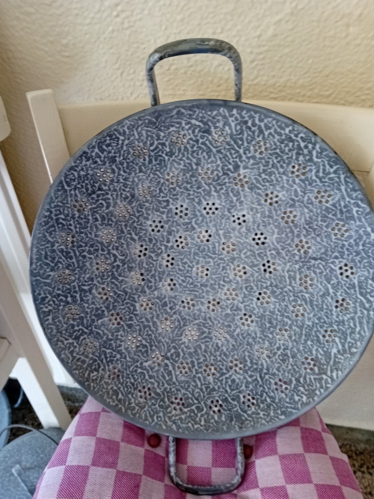 Grijsgewolkte visvergiet, Antiek en Kunst, Antiek | Emaille, Ophalen of Verzenden