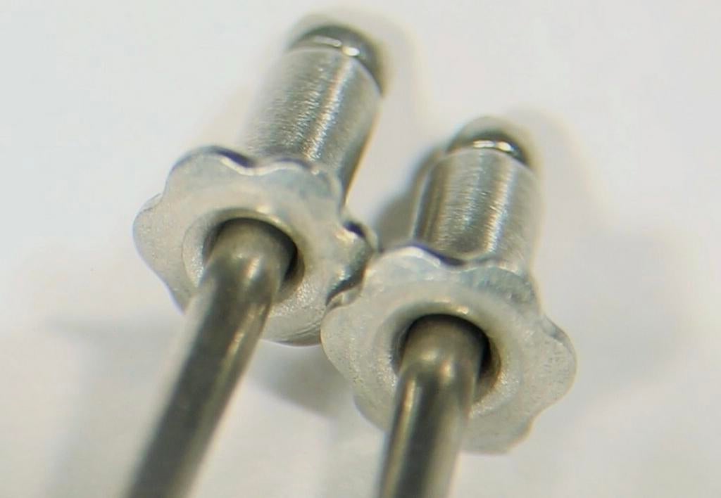 rivet Pair mopar / GM, Ophalen of Verzenden, Zo goed als nieuw, Staal