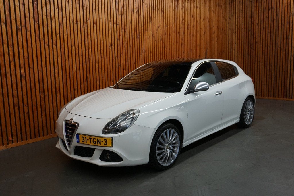 Alfa romeo GIULIETTA 1.4 T DISTINCTIVE AUTOMAAT BOSE INSTALL, Auto's, Automaat, Euro 5, Gebruikt, Huisgarantie