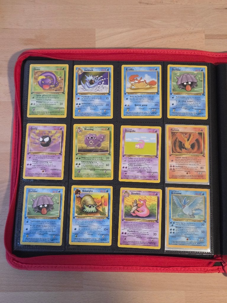 Pokémon Fossil 1e Editie (NL) + Articuno holo (Eng), Ophalen of Verzenden, Zo goed als nieuw