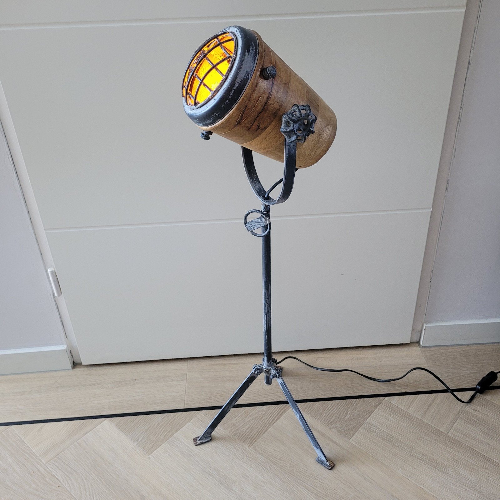 Industriële Vloerlamp Hout en Metaal, Ophalen, 100 tot 150 cm, Industrieel, Studio Spot, Zo goed als nieuw