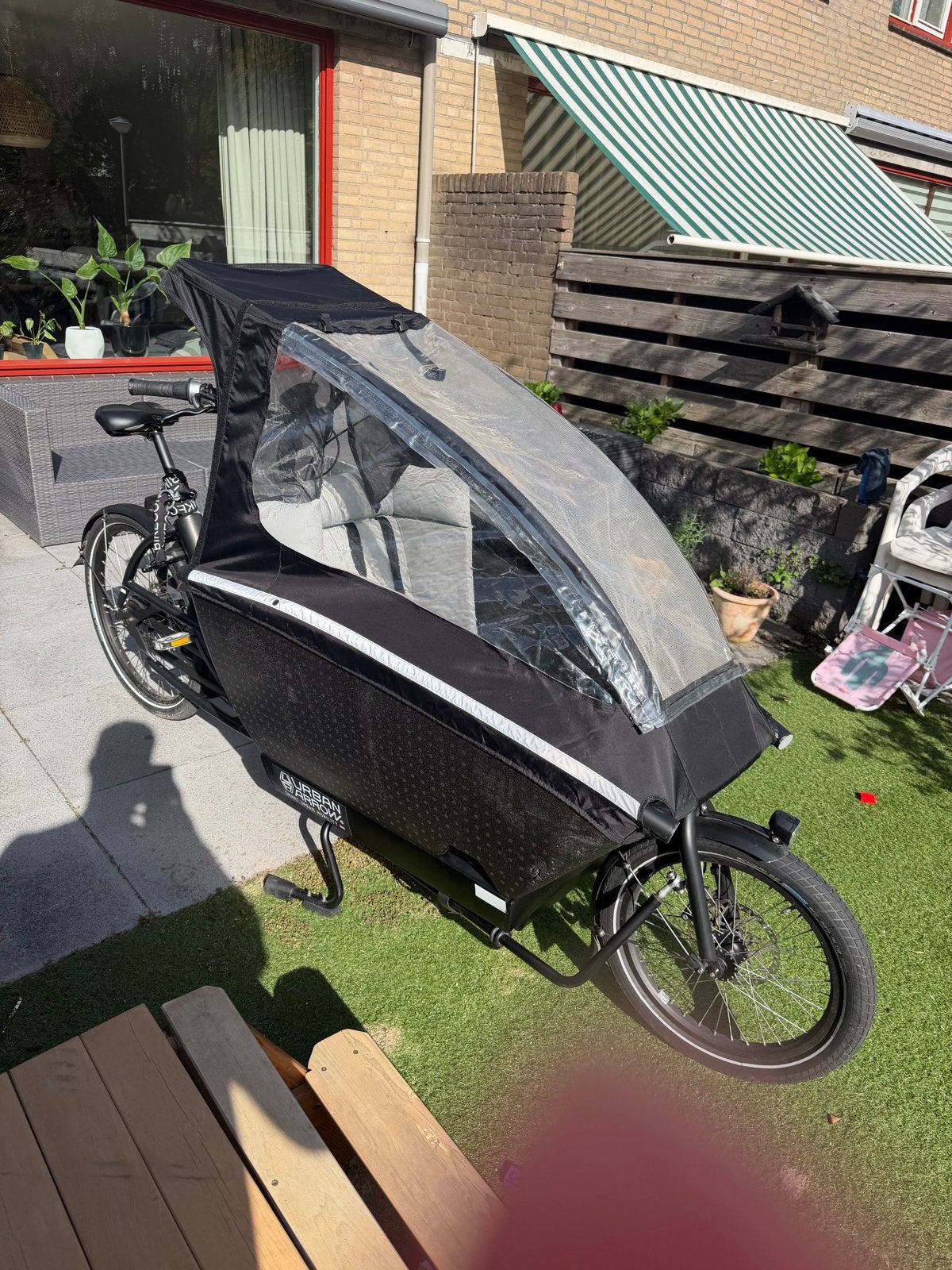 Urban Arrow regenhuif (eerste generatie, gestroomlijnd), Huif, Zo goed als nieuw, 2 kinderen, Ophalen
