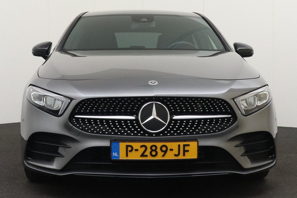Mercedes-Benz A-Klasse 180 Aut. AMG Night-Pack Camera 18'LMV, Auto's, 136 pk, Gebruikt, 4 cilinders, Origineel Nederlands