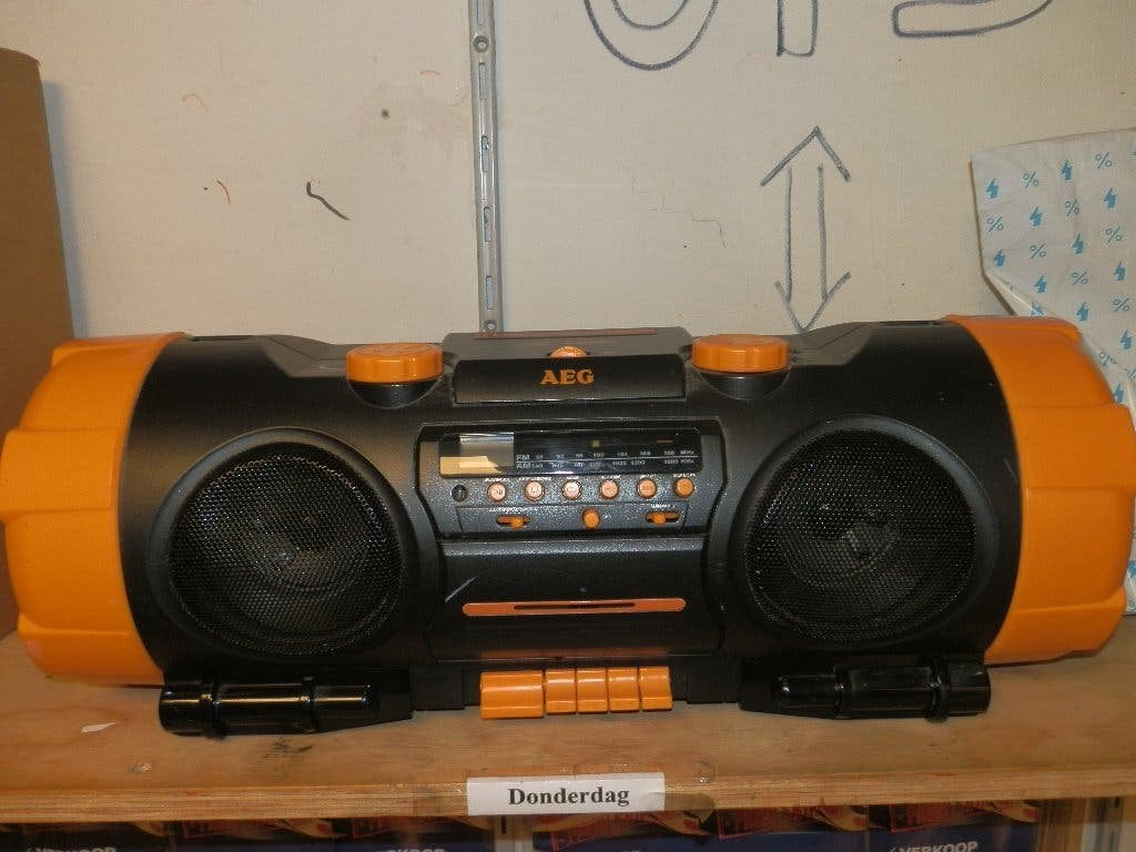 AEG srp draagbare boombox ghettoblaster, Audio, Tv en Foto, Ophalen of Verzenden, Gebruikt, Overige typen, Met cd-speler