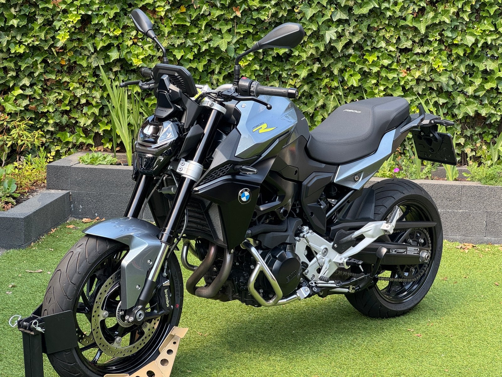 BMW F900 R (1 jaar oud & fabrieksgarantie), Particulier, Toermotor