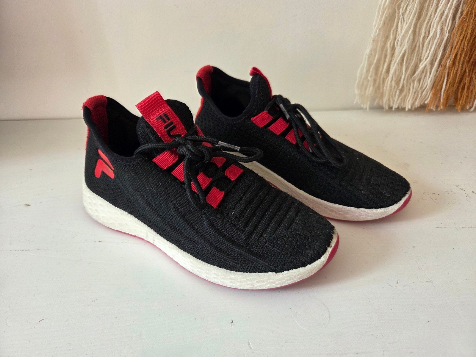 Fila Sportschoenen Zwart/Rood Maat 34, Kinderen en Baby's, Ophalen of Verzenden, Gebruikt, Fila, Jongen of Meisje