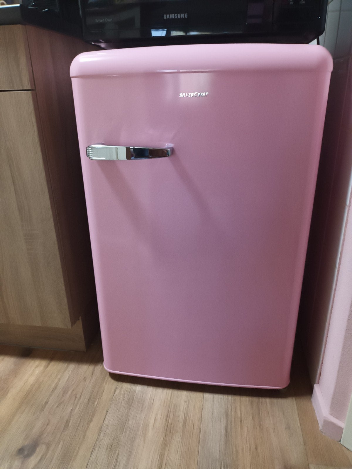 SilverCrest Amerikaanse Retro roze koelkast, Witgoed en Apparatuur, Ophalen, 150 tot 200 liter, Zonder vriesvak, 160 cm of meer