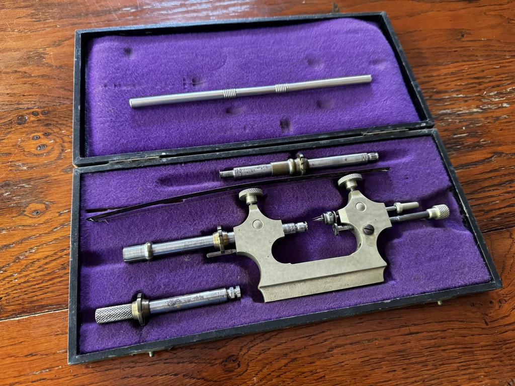 horlogemakers gereedschap / tappenbank, Ophalen of Verzenden