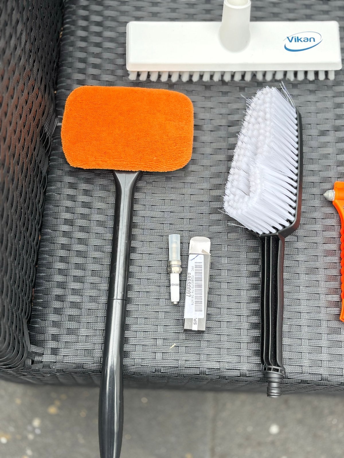 Diverse auto-accessoires: borstels, ruitenwisser en bougie, Ophalen of Verzenden, Nieuw