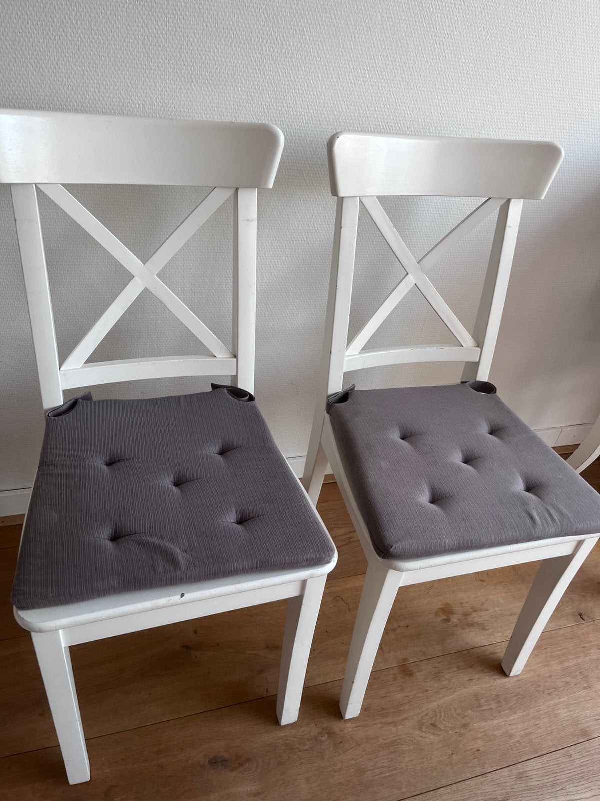 Leuke houten stoelen 5 stuks met kussen, Huis en Inrichting, Stoelen, Ophalen, Gebruikt, Wit, Landelijk