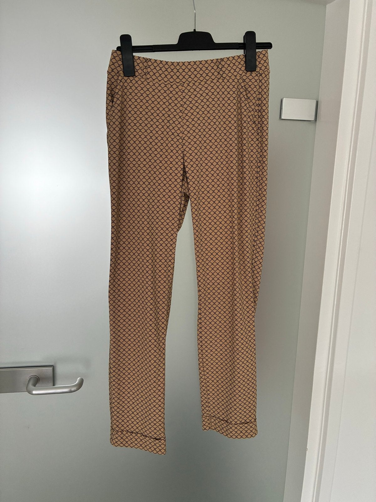 Mooie 7/8 travelstof broek van Studio Anneloes, S, als nieuw, Maat 38/40 (M), Beige, Ophalen of Verzenden, Zo goed als nieuw
