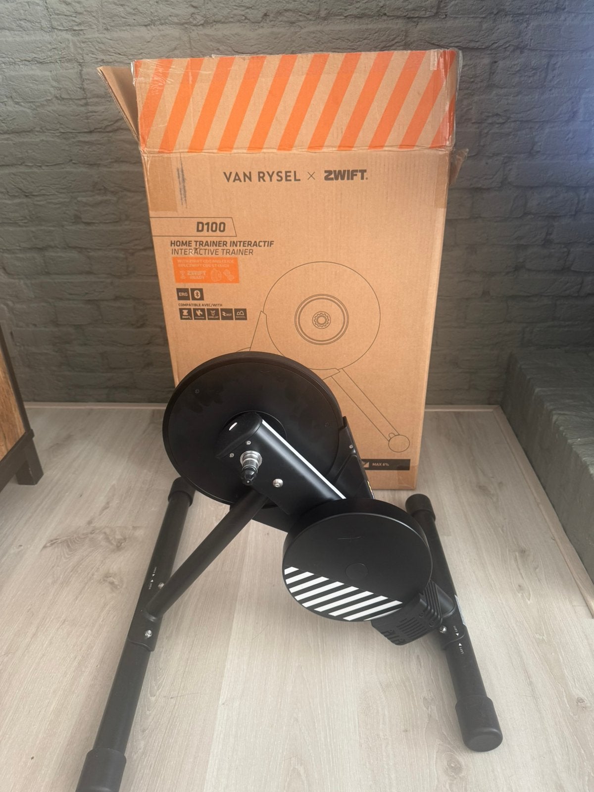 Van Rysel D100 Interactieve Fietstrainer | Compleet |, Ophalen of Verzenden, Zo goed als nieuw, Hometrainer