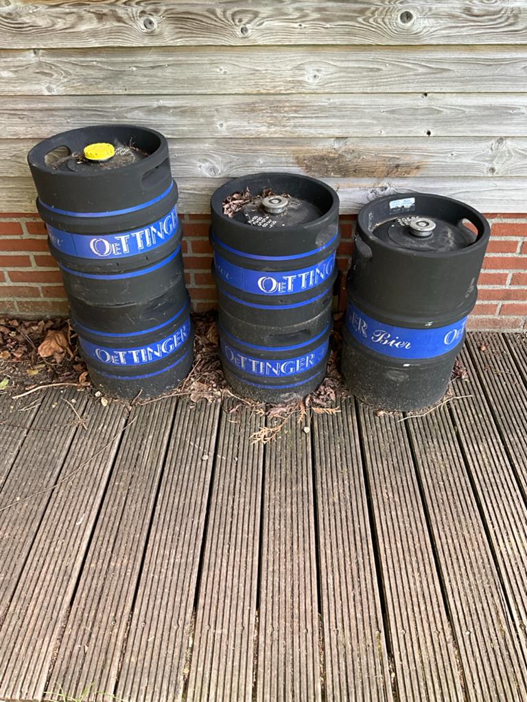 5 OETTINGER BIERFUSTEN – VOOR STATIEGELDPRIJS, Ophalen of Verzenden, Gebruikt, Overige typen, Overige merken