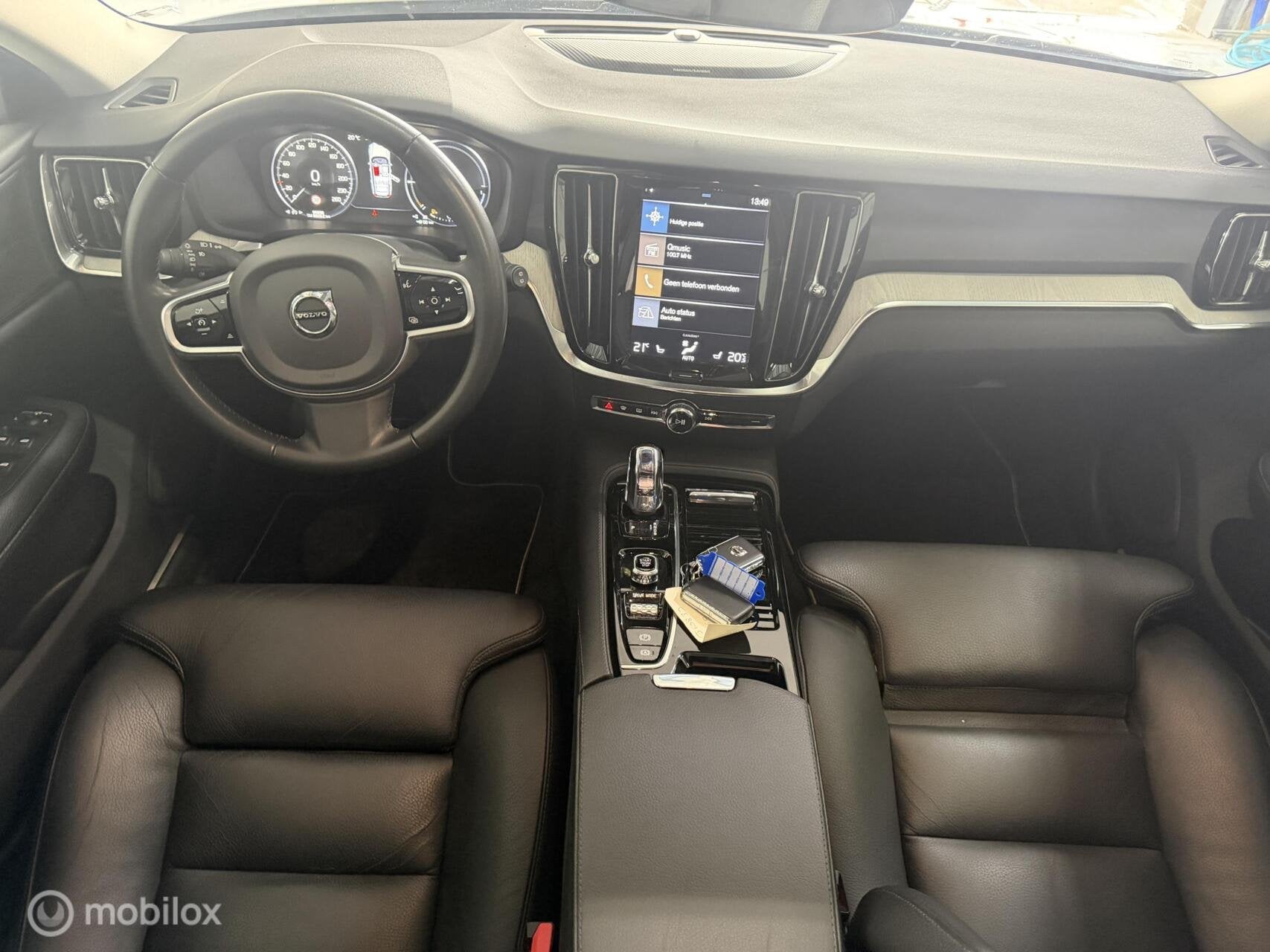 Volvo V60 2.0 T8 Twin Engine AWD Inscription PANO/LEER, Auto's, Volvo, Automaat, Gebruikt, 4 cilinders, 1972 kg