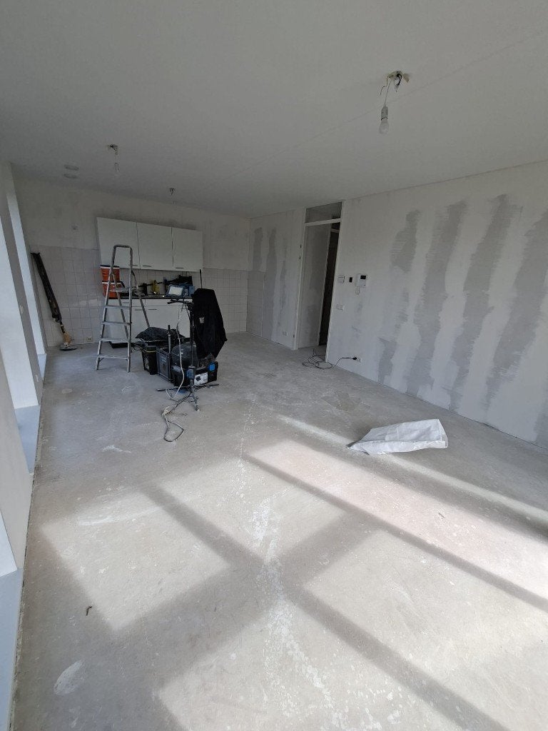 Foto 5 van stucwerk , renovlies, vliesbehang, behang. schilderen.