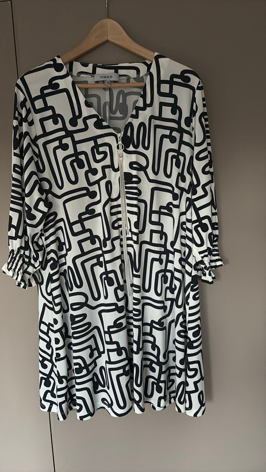 Yoek tuniek /top met abstracte print - Maat 46/48 (XL), Ophalen of Verzenden, Zo goed als nieuw, Zwart, Blouse of Tuniek