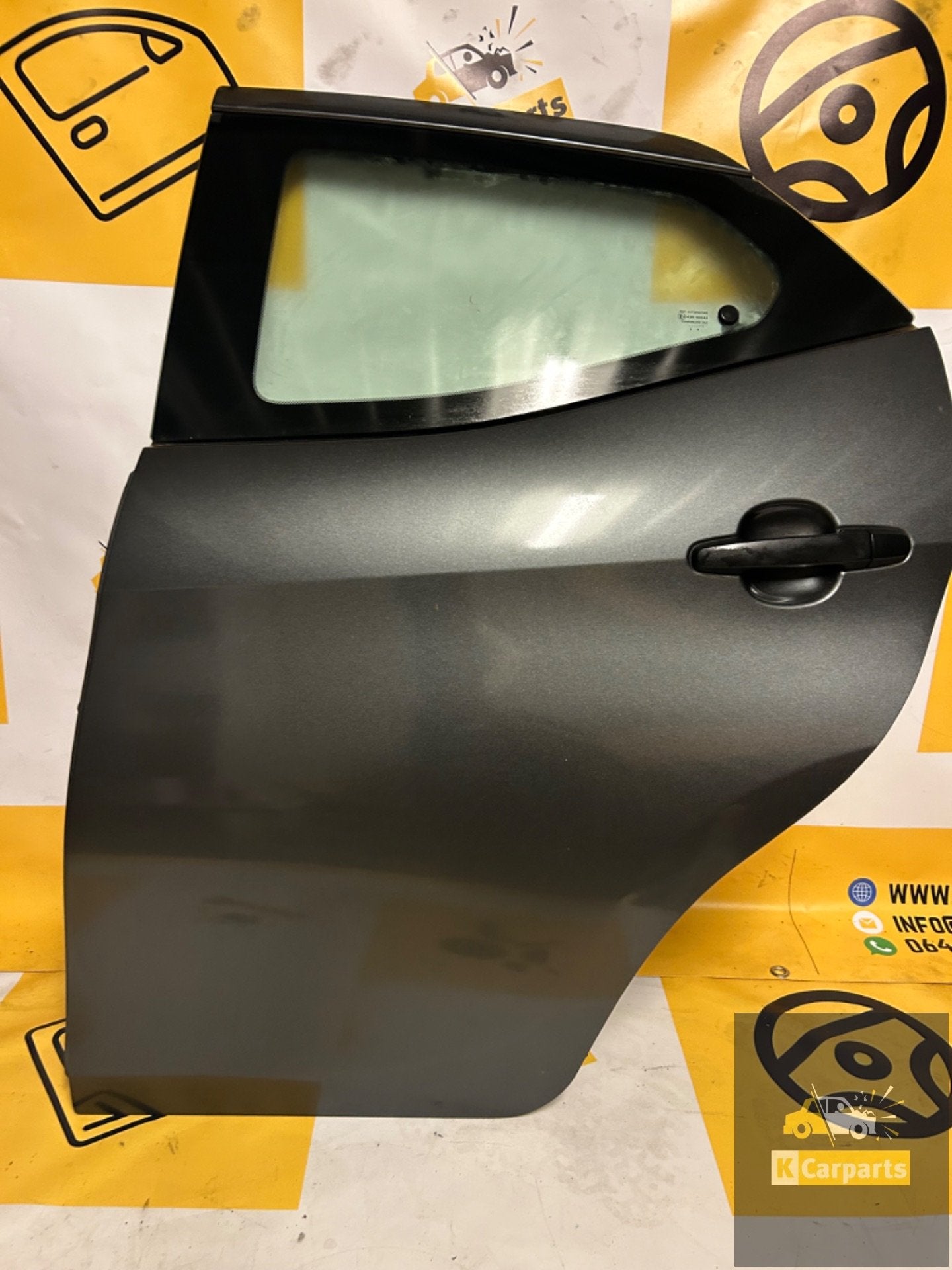 Portier Toyota Aygo Links achter deur Kwd 1G3 Antraciet, Auto-onderdelen, Info@toyota.co.jp, Gebruikt, Deur, Toyota Motor Corporation