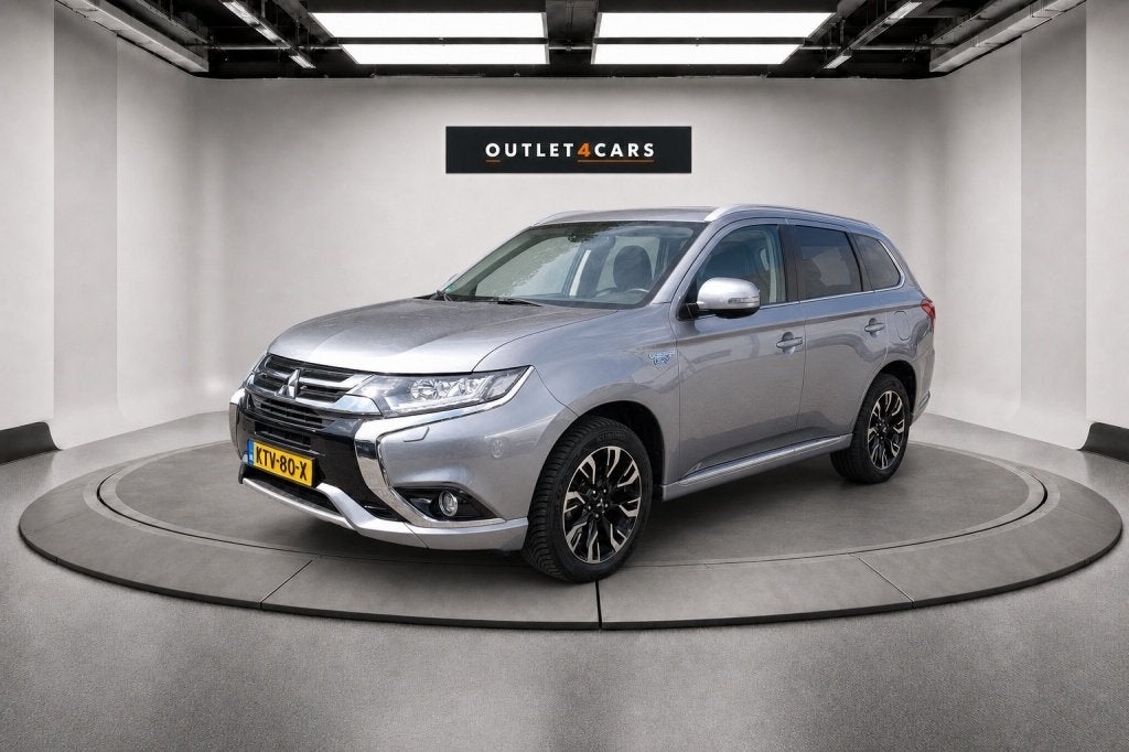 Mitsubishi Outlander 2.0 PHEV Prestige (bj 2017, automaat), Auto's, 1998 cc, Automatische klimaatregeling, Euro 6, 4 cilinders