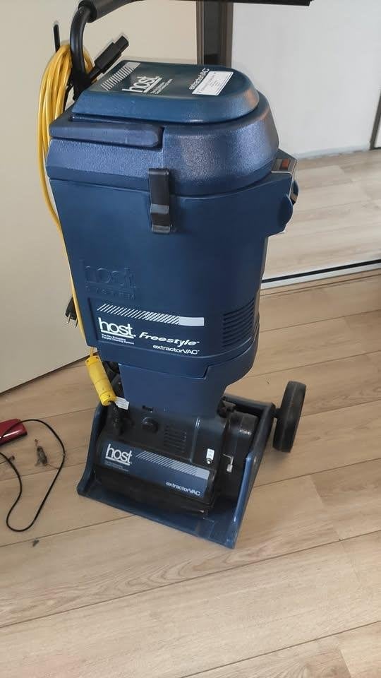 Host Freestyle borstelzuiger tapijtreiniger 25x carpet poed, Ophalen, Zo goed als nieuw, Overige typen