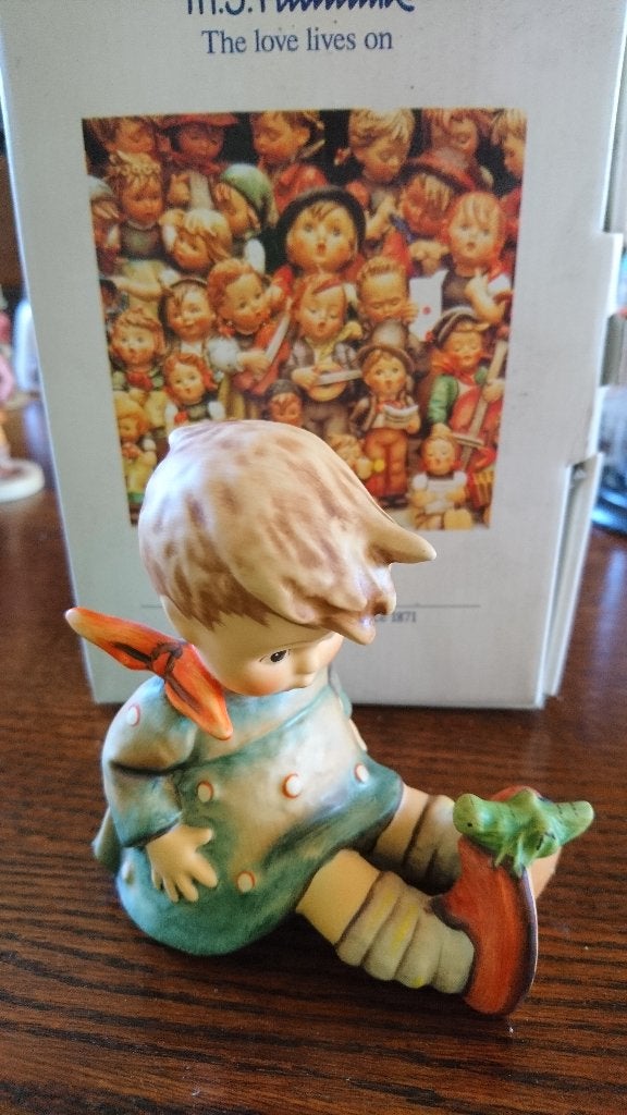 Hummel meisje met sjaaltje (hum 434), Verzamelen, Beelden en Beeldjes, Ophalen, Zo goed als nieuw, Hummel