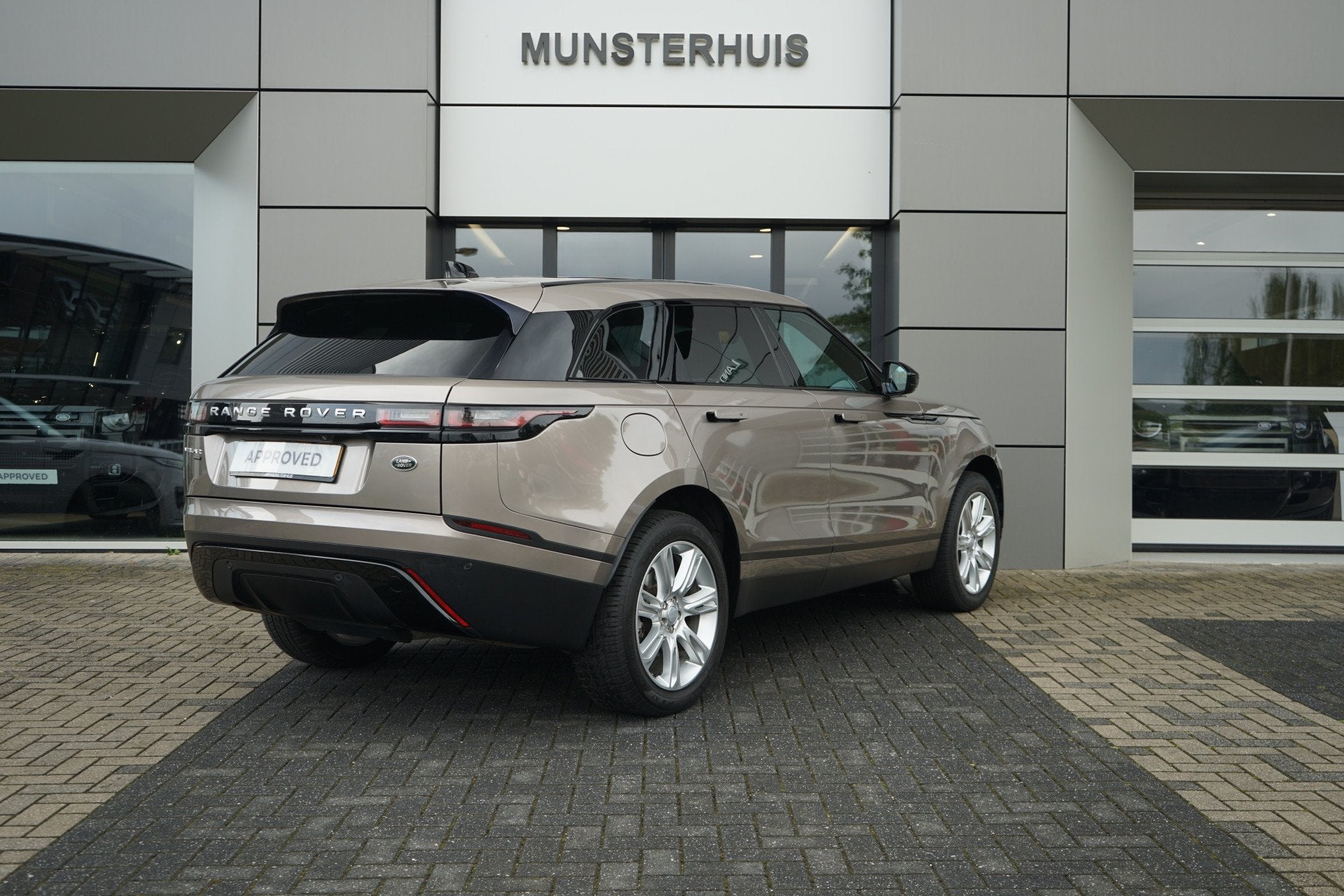 Land Rover Range Rover Velar 2.0 P400e S | Voorstoelen verwa, Automaat, 12 maanden, 2174 kg, 4 cilinders
