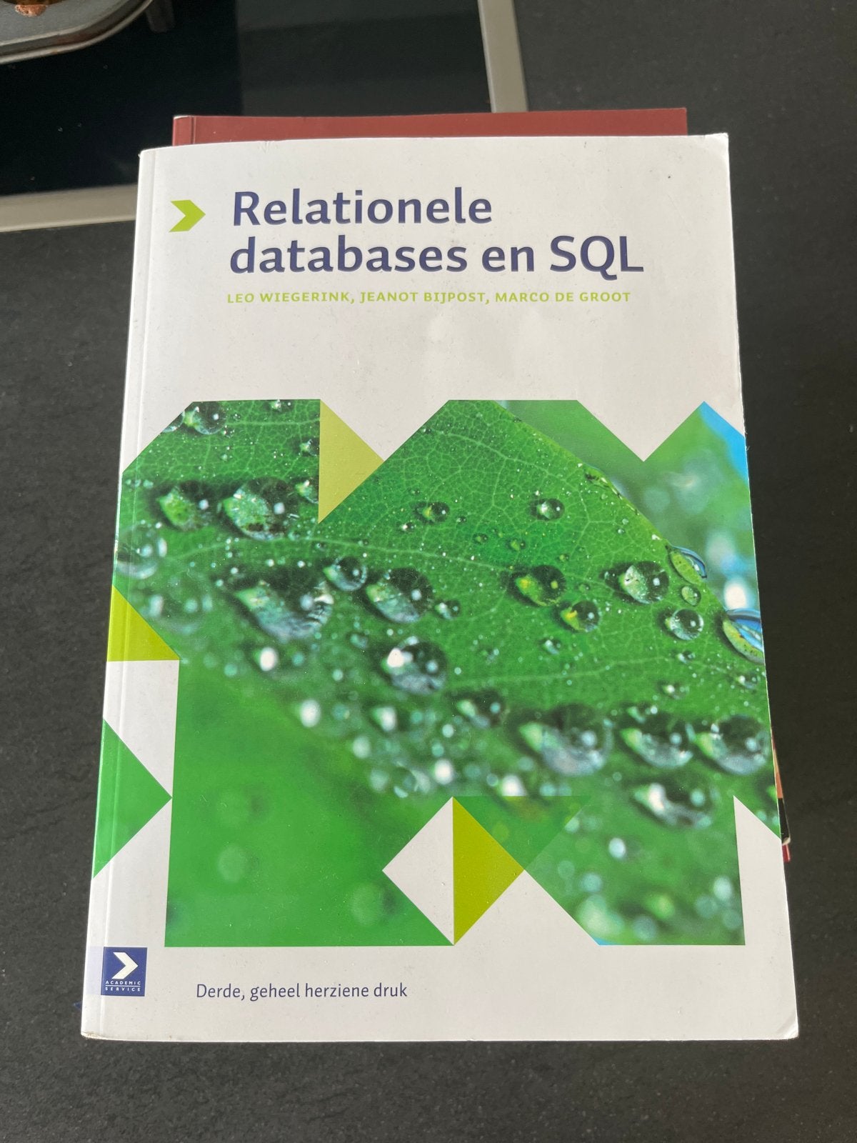 Relationele databases en SQL - Studieboek, Ophalen of Verzenden, Beta, Gelezen, HBO