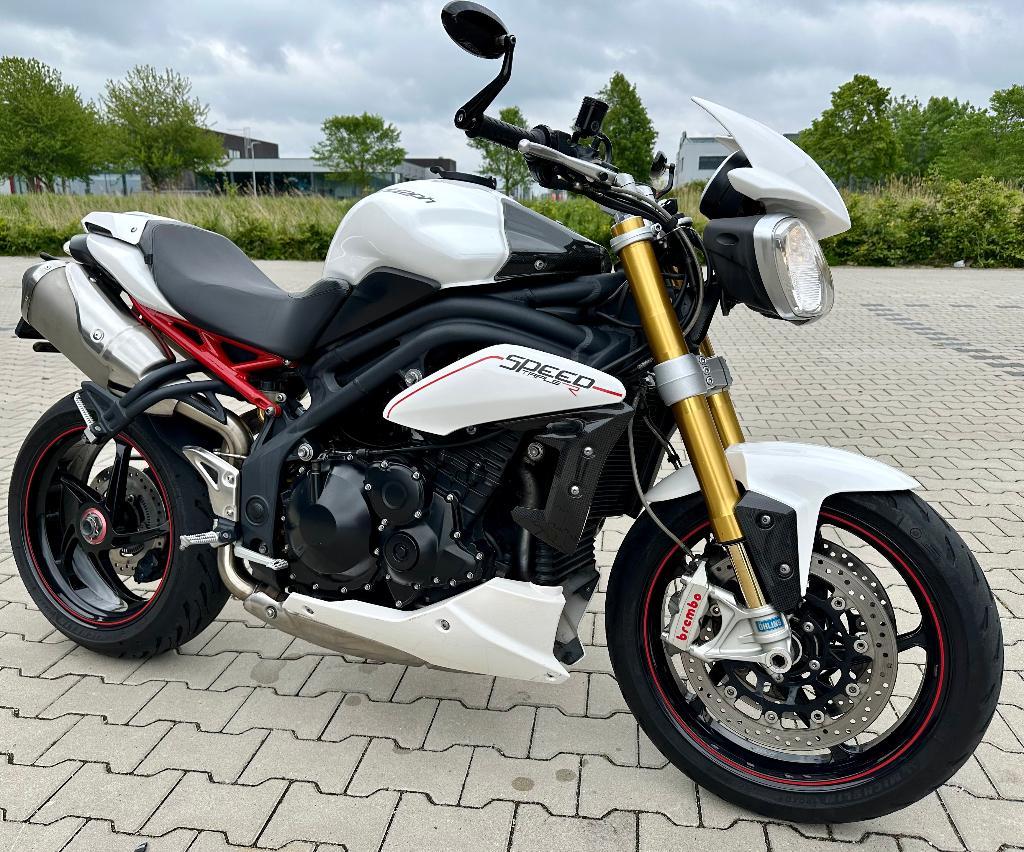 Triumph Speed Triple 1050R *Carbon* *Ohlins* Inruil mogelijk, Motorrijbewijs A, 3 cilinders, 1050 cc, Meer dan 35 kW
