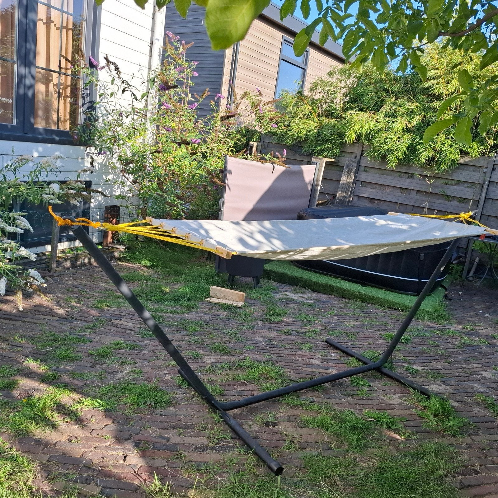 Hangmat met houder., Ophalen