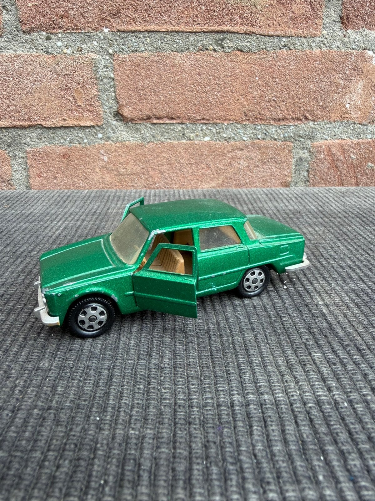 1:43 Mebetoys A-3 Alfa Romeo Nuova Giulia super, Ophalen of Verzenden, Gebruikt, Auto, Overige merken