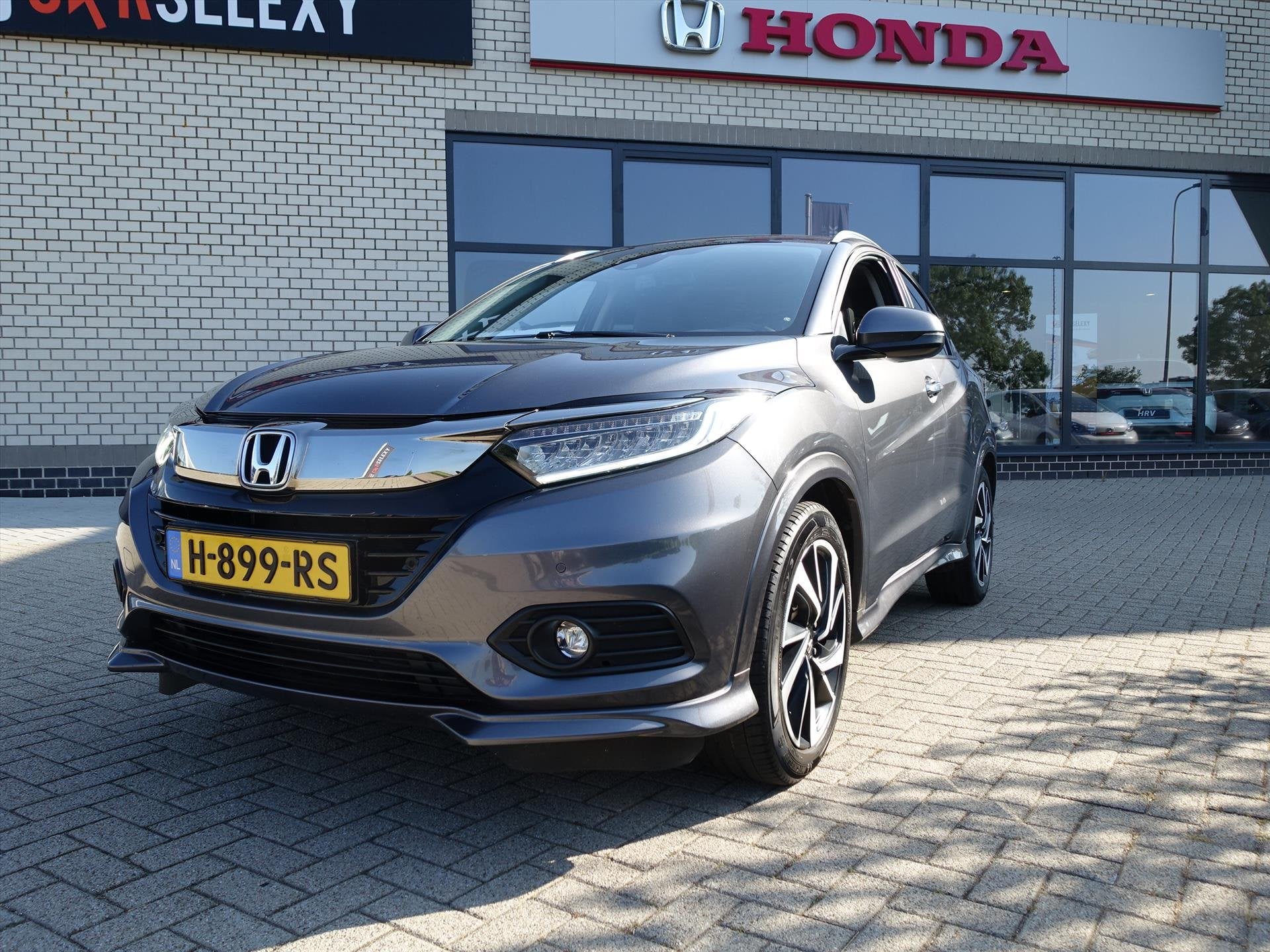 HONDA HR-V 1.5 i-VTEC 130pk CVT Executive 18 INCH LM-Velgen, Leder en Stof, Bedrijf, 650 kg, 1000 kg