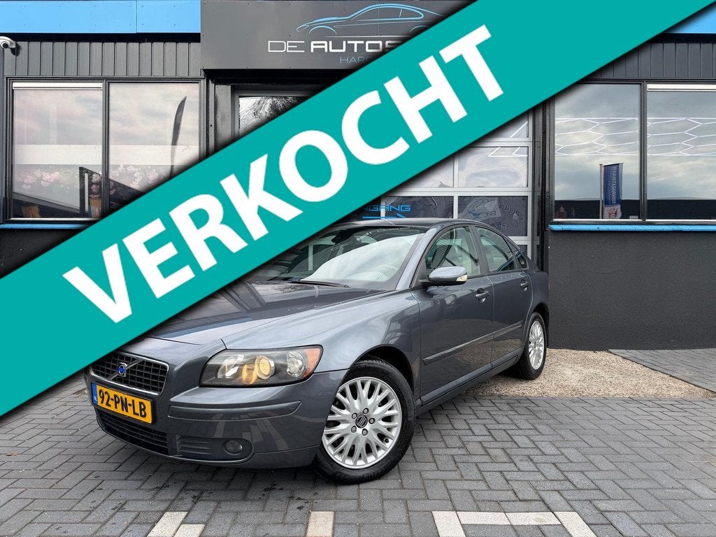 Volvo S40 2.4 Elite Automaat Cruise Pdc Airco 111 Dkm Nette, Gebruikt, 700 kg, Leder en Stof, 2435 cc