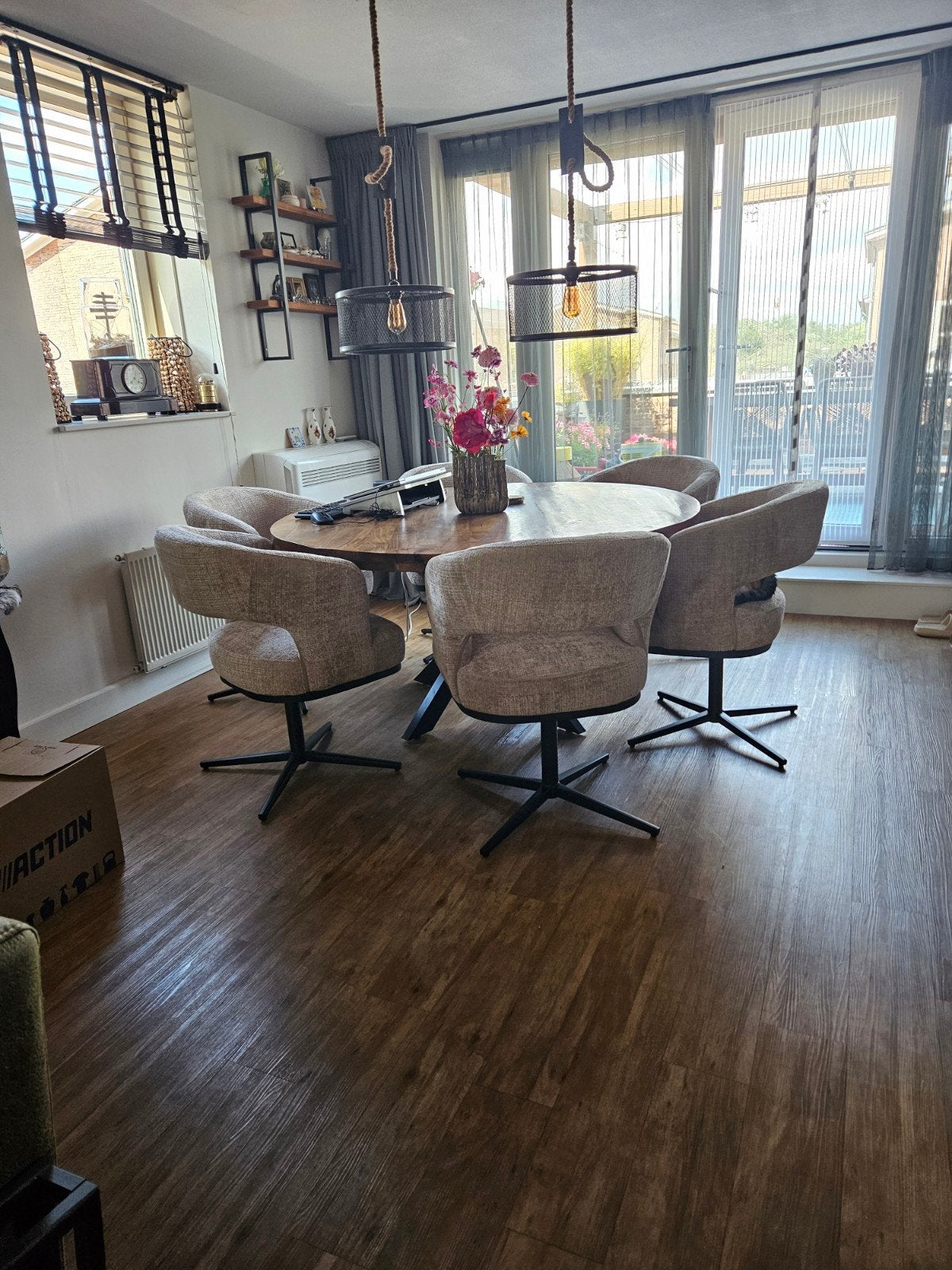 industrieele hanglamp, Ophalen, Laminaat