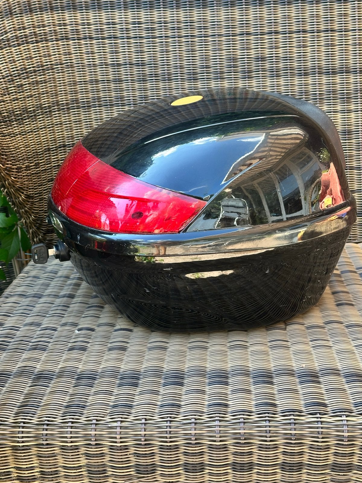 Topkoffer voor Scooter & Motorfiets - Zwart met Rood, Ophalen, Gebruikt