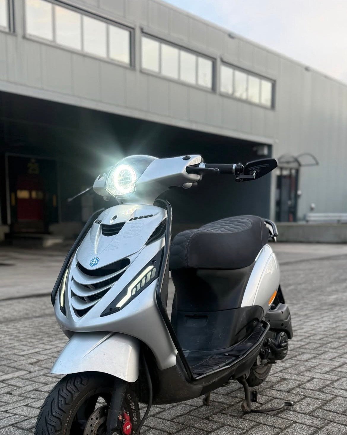 Piaggio Zip 80cc Super Netjes, Fietsen en Brommers, Snorfietsen en Snorscooters, Zo goed als nieuw, Piaggio, Benzine, Ophalen