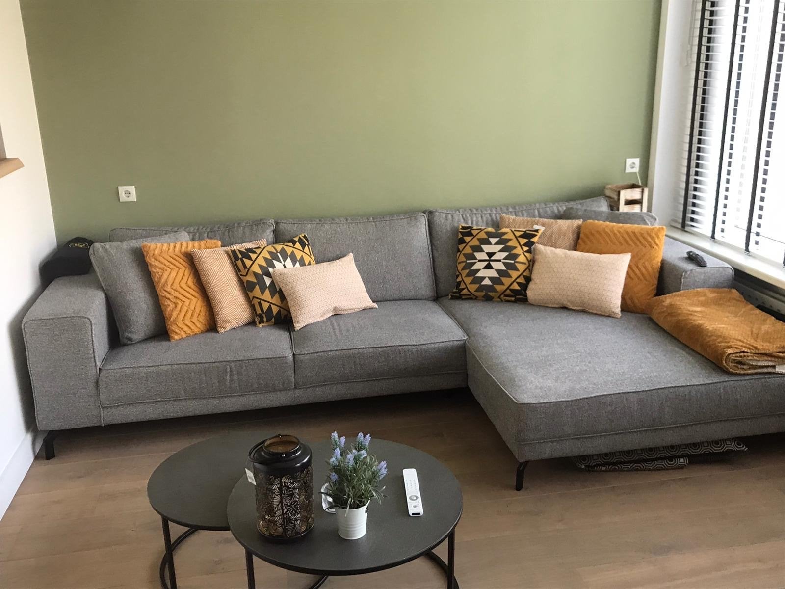 Grijze bank, Huis en Inrichting, Banken | Bankstellen, Ophalen, 250 tot 300 cm, 100 tot 125 cm, Hoekbank