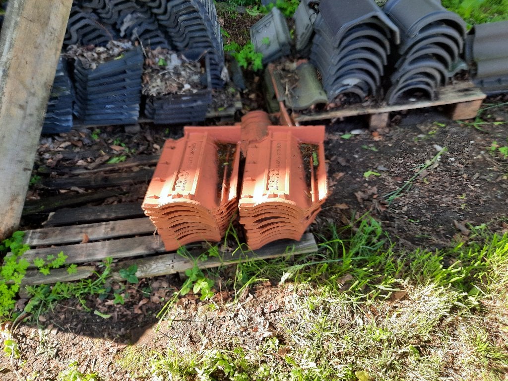20 onderpannen + 3 gevelpannen (oranje OVH), Ophalen, Steen of Klei, Zo goed als nieuw, 15 m² of meer