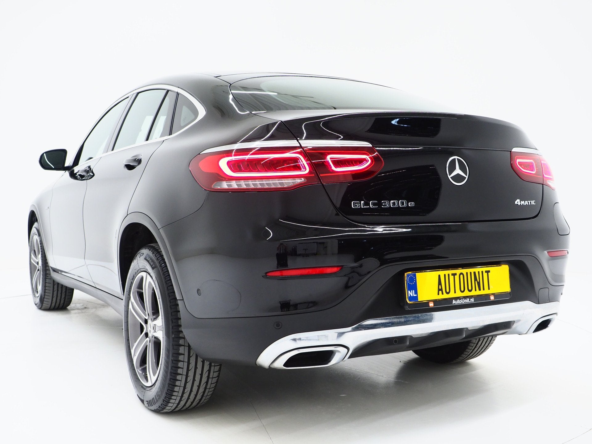 Mercedes-Benz GLC Coupé 300e 4MATIC | Leder | Camera | Virt, Automaat, Automatische klimaatregeling, Gebruikt, Zwart