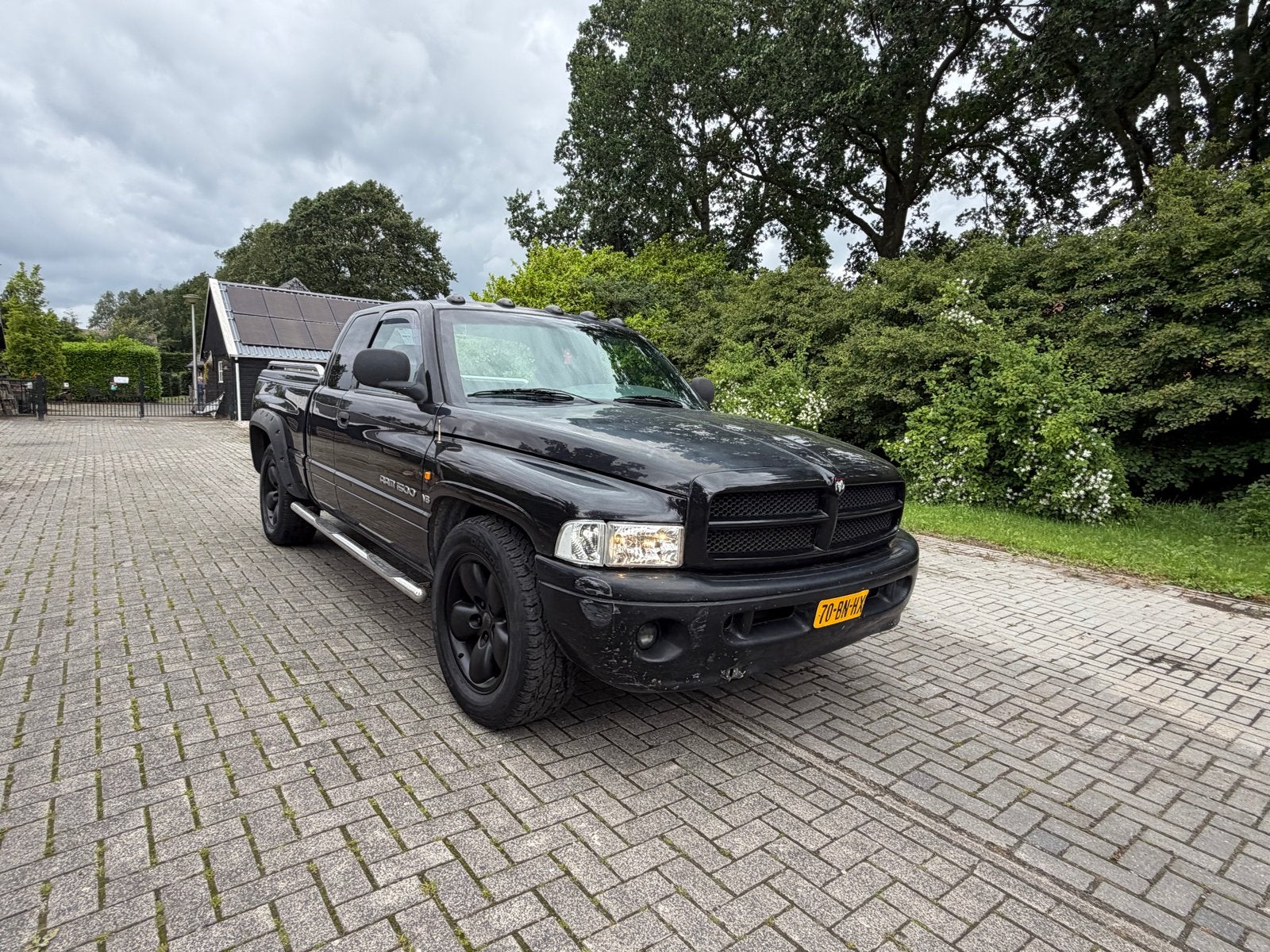 Dodge 2000, Auto's, Automaat, Achterwielaandrijving, 8 cilinders, Zwart
