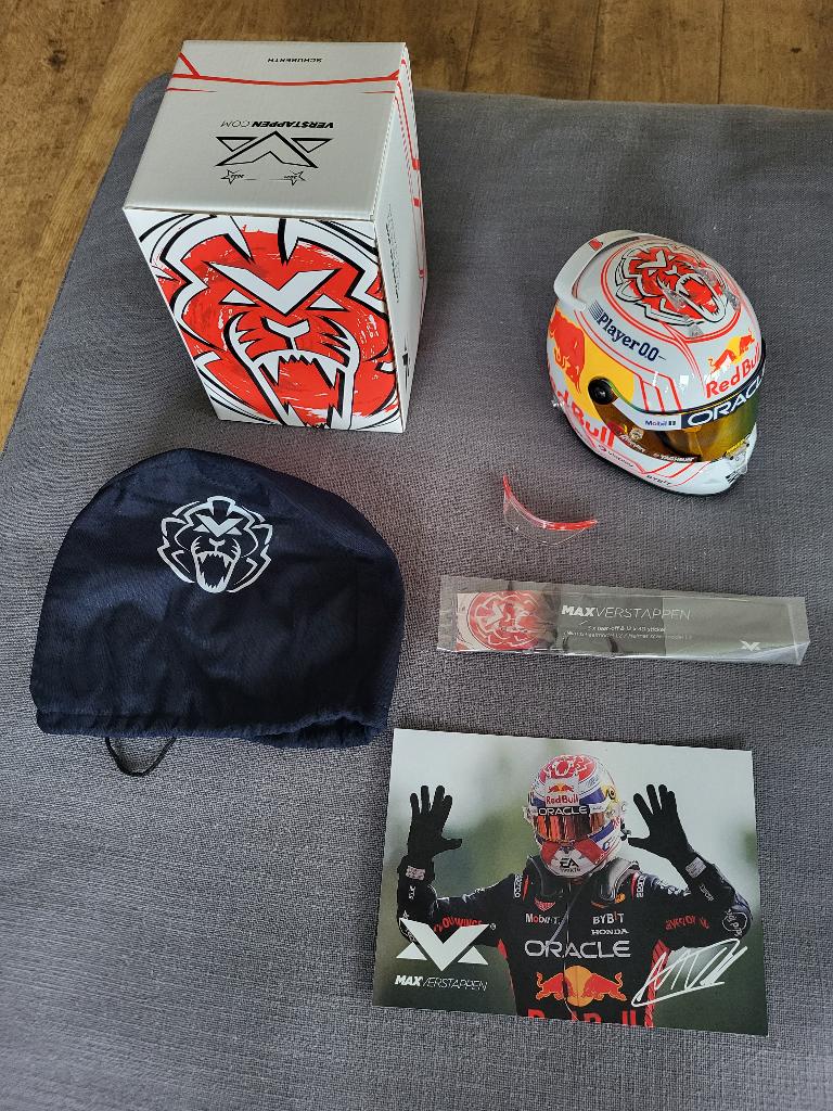 Verstappen 1:2 helm GP van Japan 2023, Ophalen of Verzenden, Nieuw, Formule 1