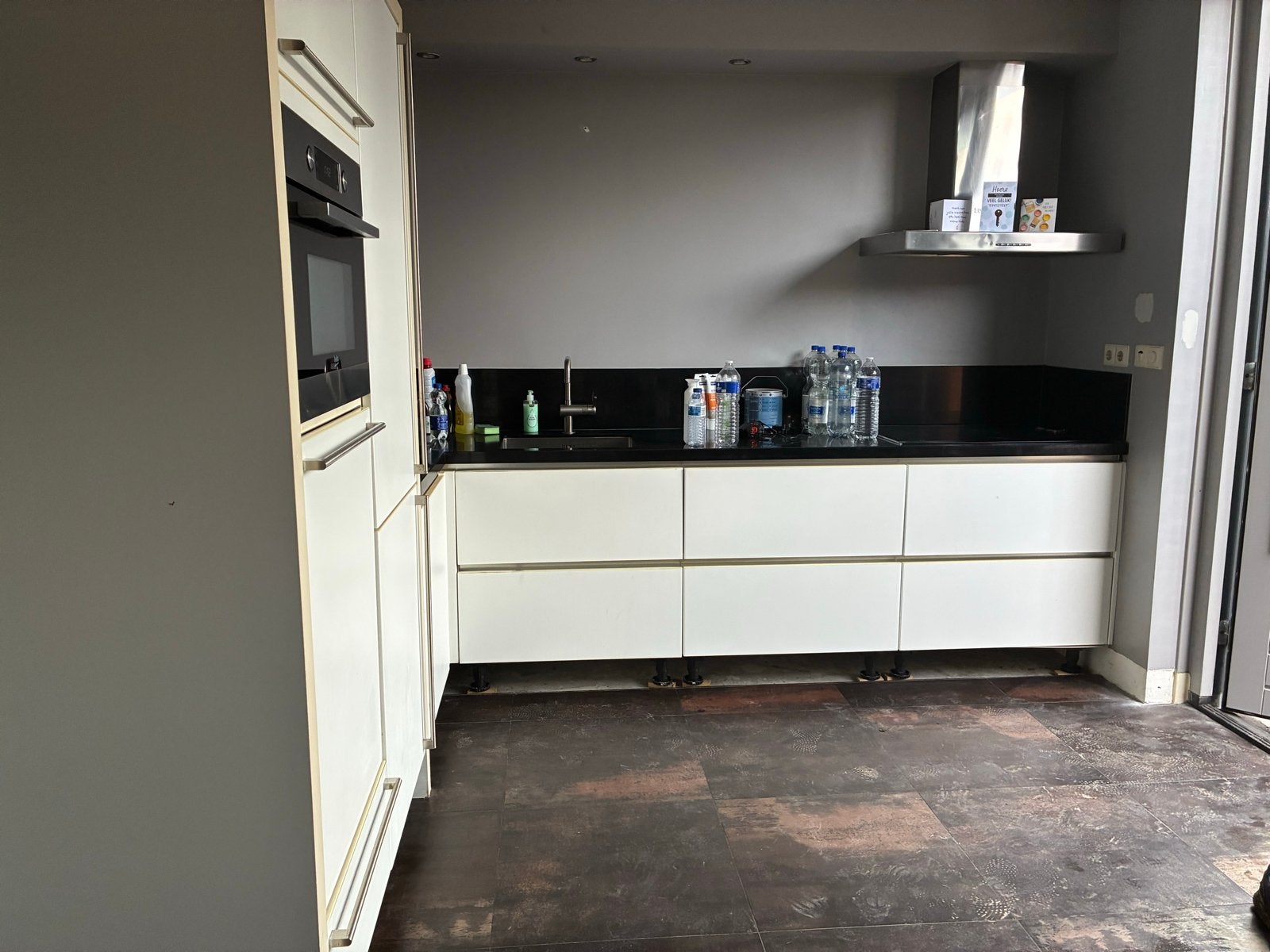 Complete Keuken met Apparatuur - Koelkast, Oven, Vaatwasser, Huis en Inrichting, Ophalen, Gebruikt, Wit, Hoekkeuken