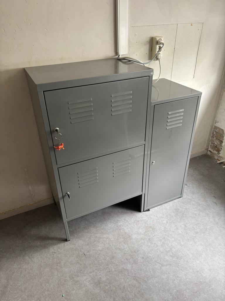 Grijze lockers 2x, Ophalen, Gebruikt