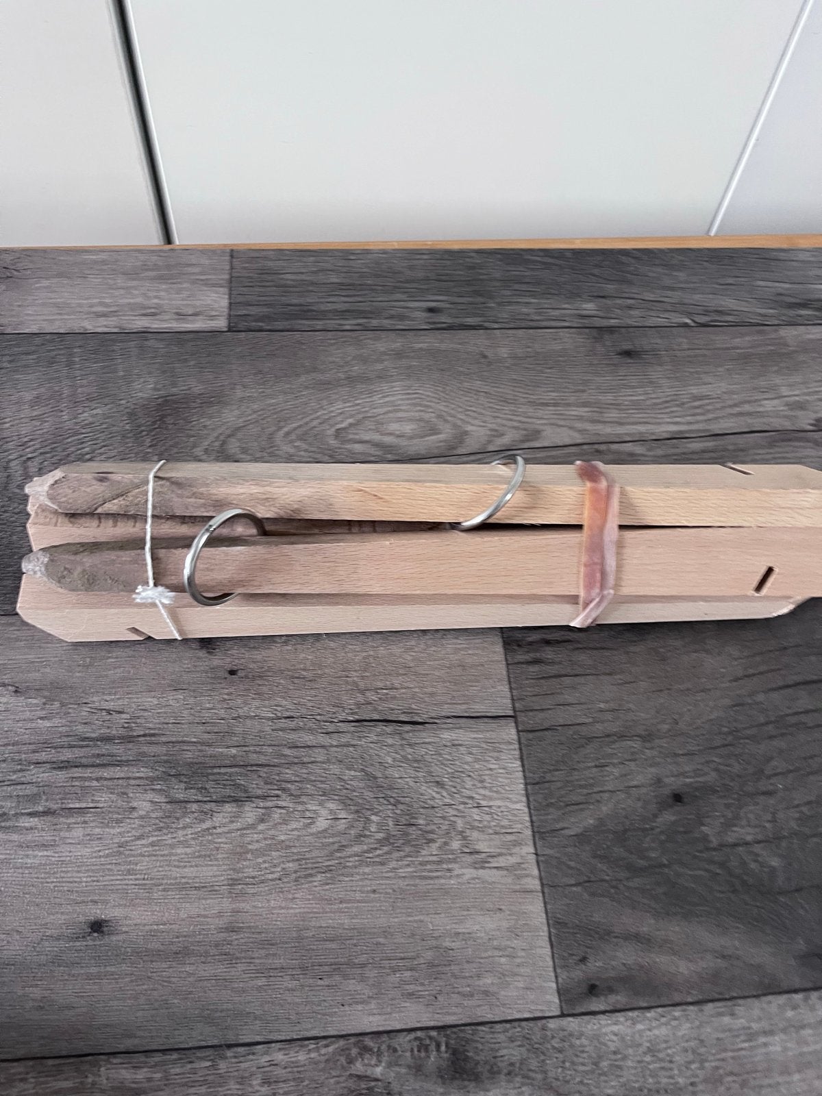 Houten haringen met ringen voor diverse doeleinden, Ophalen, Gebruikt