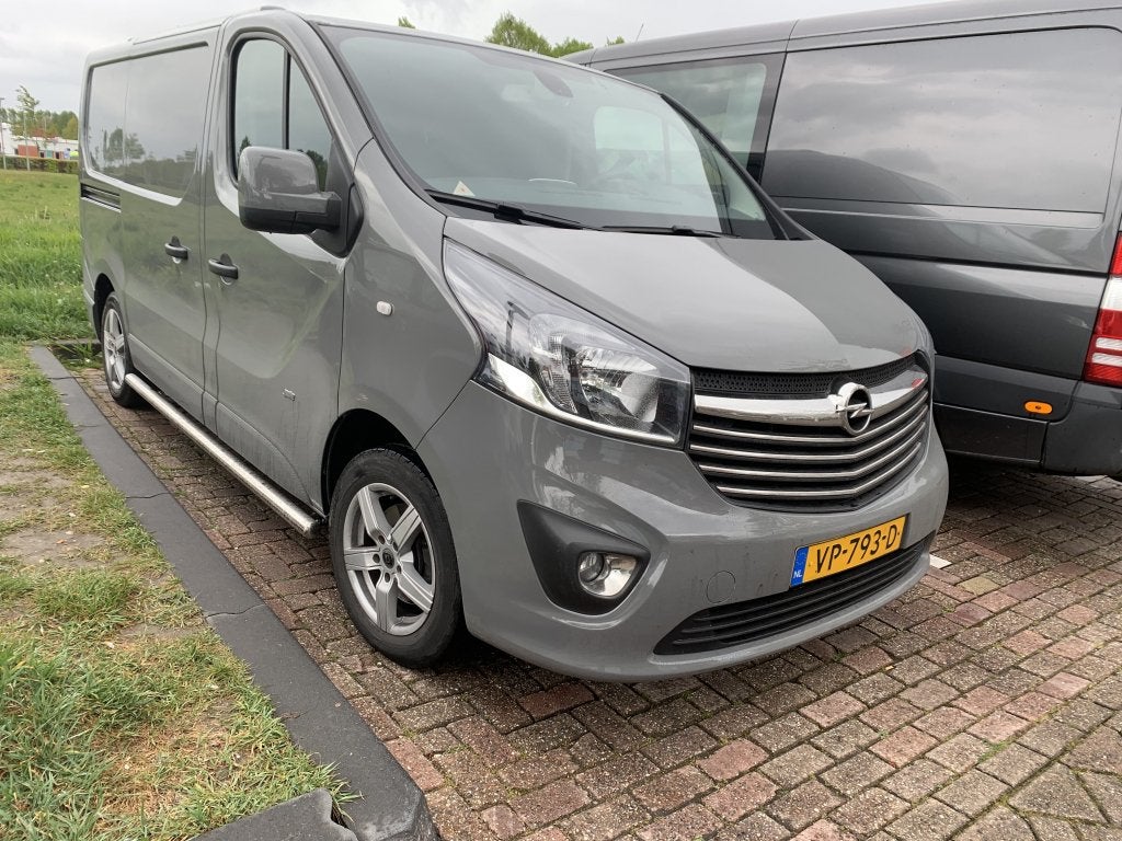 Renault Trafic Sidebars Sidesteps Treeplanken RVS Rond, Niet ingevuld, Niet ingevuld, Niet ingevuld