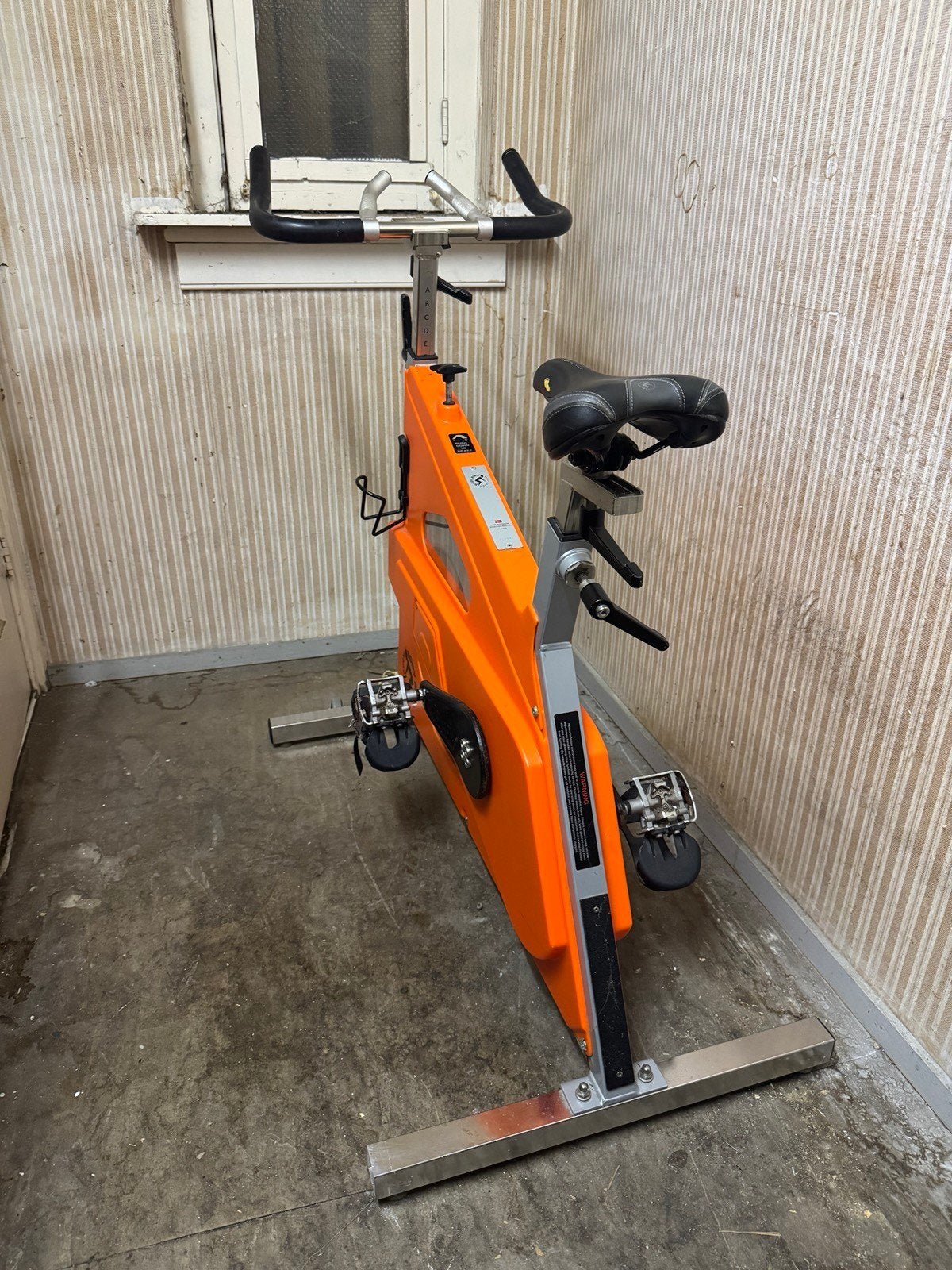 Robuuste hometrainer in perfecte staat, Ophalen, Zo goed als nieuw, Hometrainer