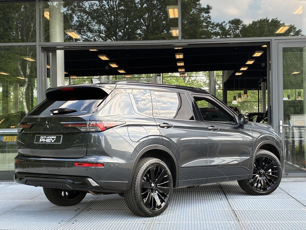 Mitsubishi Outlander 2.4 PHEV Black Edition | NIEUW & DIRECT, Auto's, Mitsubishi, Automaat, 2095 kg, Outlander, Euro 6