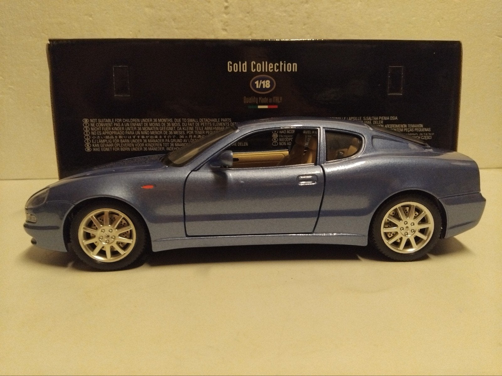 Maserati 3200 GT Coupe metallic blue Bburago metal 1:18 KRD, Ophalen of Verzenden, Zo goed als nieuw, Auto, Overige merken
