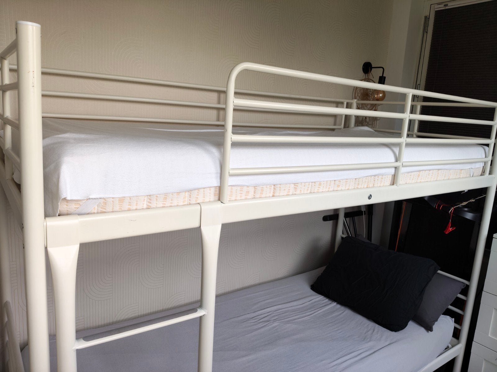 Ikea stapelbed 90x200 cm met 2 Auping matrassen, Ophalen, Gebruikt, 90 cm, 160 tot 180 cm