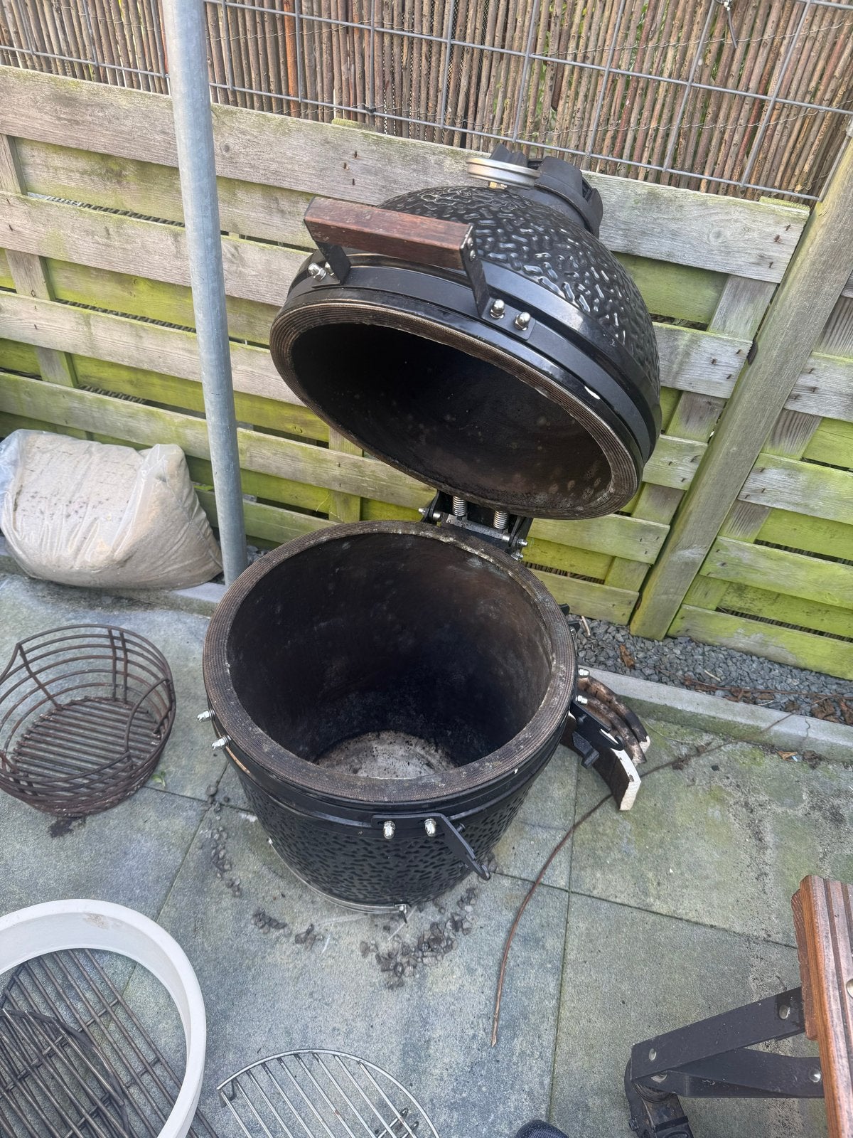 The Bastard Medium Kamado BBQ - Gebruikt, Tuin en Terras, Ophalen, Gebruikt