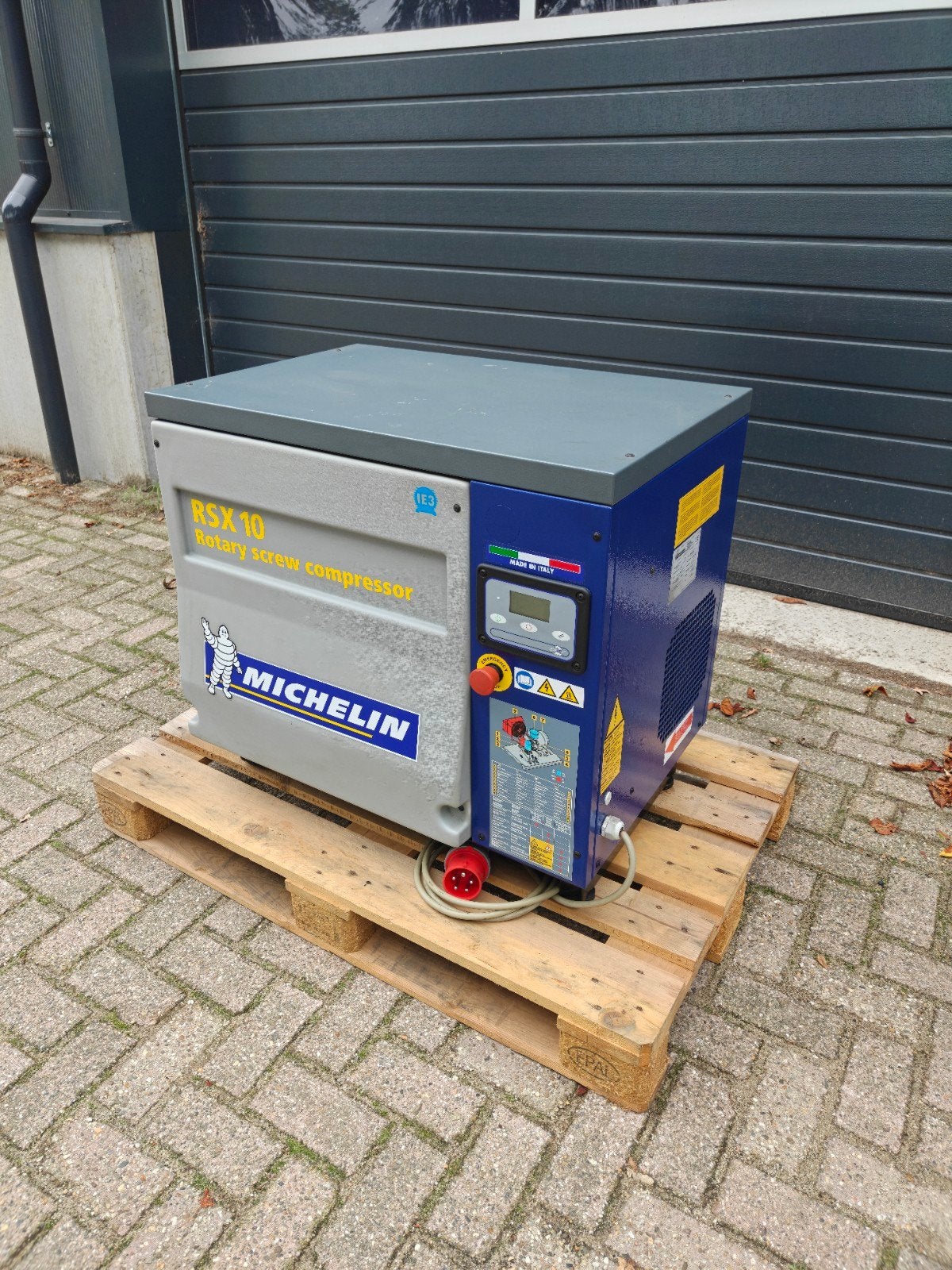 Michelin schroef compressor 13 bar incl tank 2018, Ophalen of Verzenden, Geluidgedempt, Gebruikt, 800 liter/min of meer