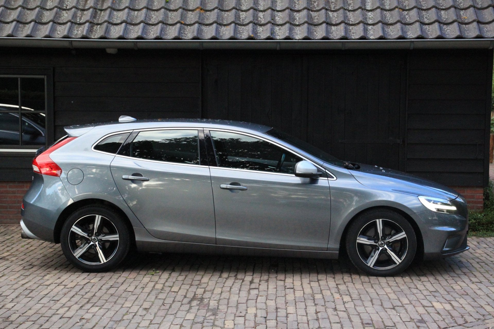 Volvo V40 2.0 T4 Business Sport R Design/Navigatie/Stoelverw, Auto's, Gebruikt, Automatische klimaatregeling, Origineel Nederlands